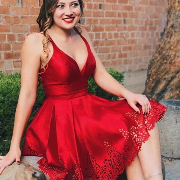 Cheap homecoming dresses 2017,Red Deep V-neck Hollow Knee-length Pleated Homecoming Cocktail Dress